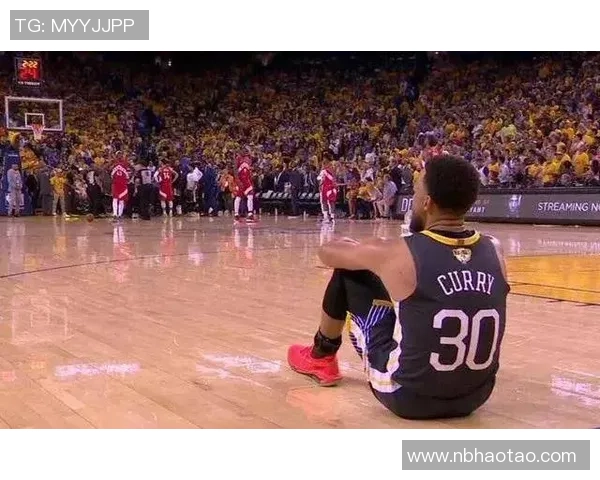 足球明星受伤瞬间的背后故事与职业生涯的挑战与坚持 足球明星受伤瞬间的背后故事与职业生涯的挑战与坚持