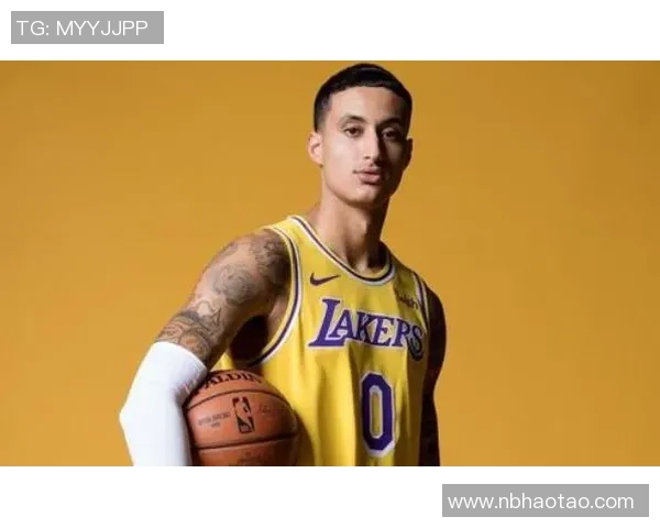 足球明星化身未来机器人展现超凡球技引发球迷热议 足球明星化身未来机器人展现超凡球技引发球迷热议