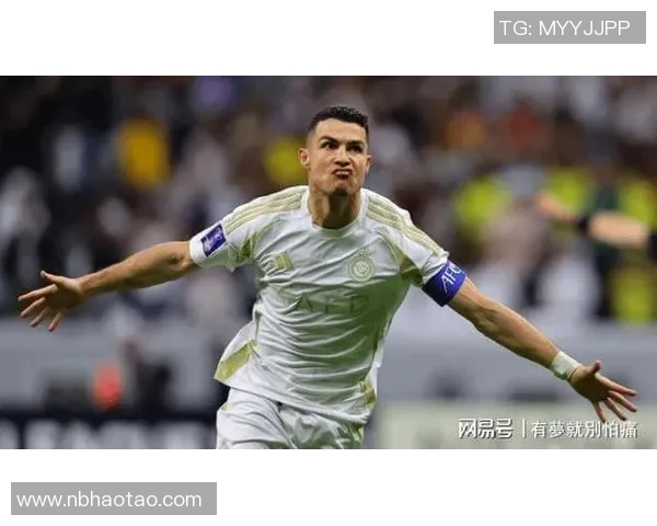 足球明星驾豪车入场炫酷视频引发球迷热议与欢呼